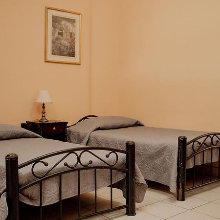 Suites Cervantes Chihuahua Exterior foto